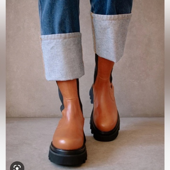ALOHAS NWOT All Rounder Chelsea Boot - Picture 5 of 15